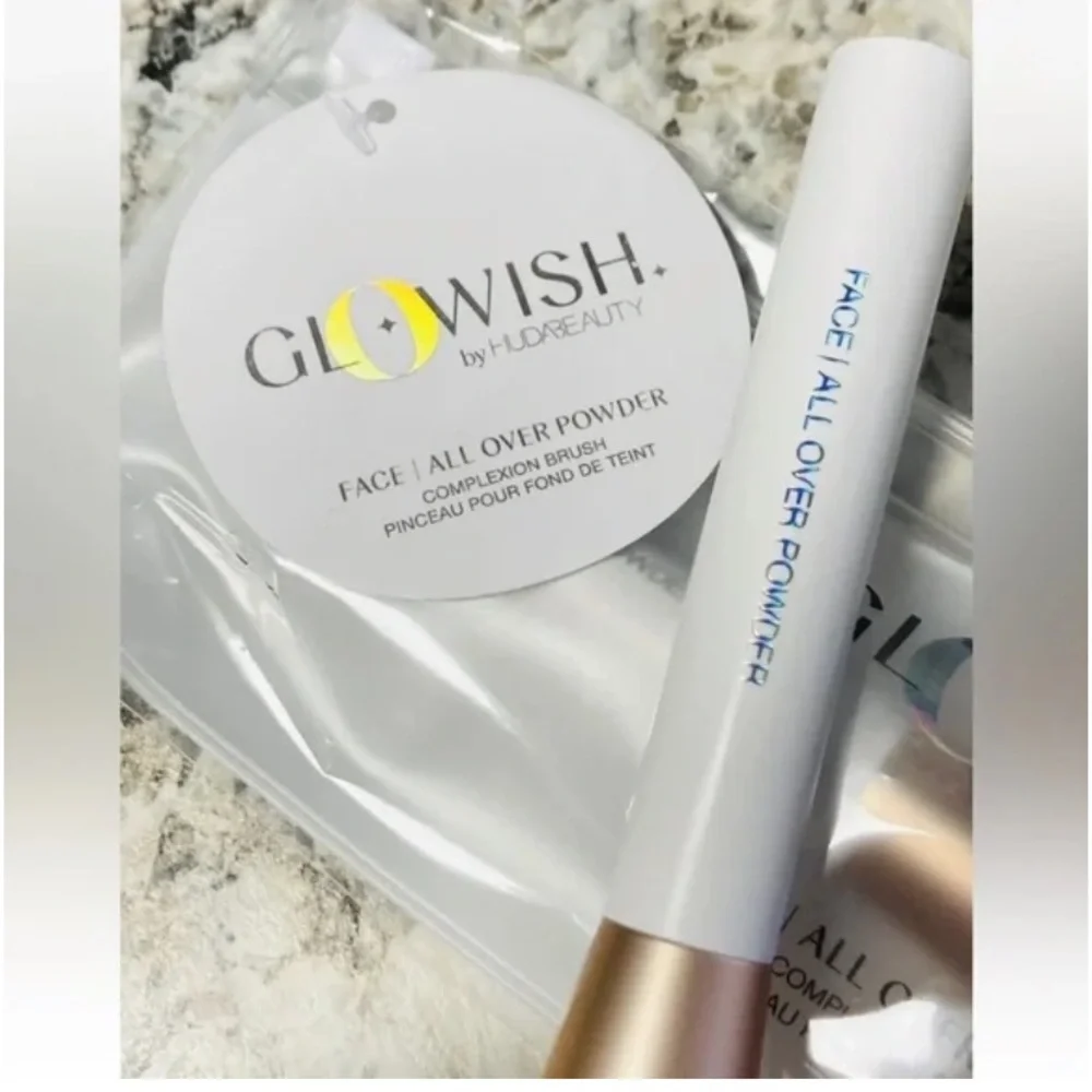 💎 HUDA BEAUTY GLOWISH Face All Over Powder Complexion Brush New/Sealed